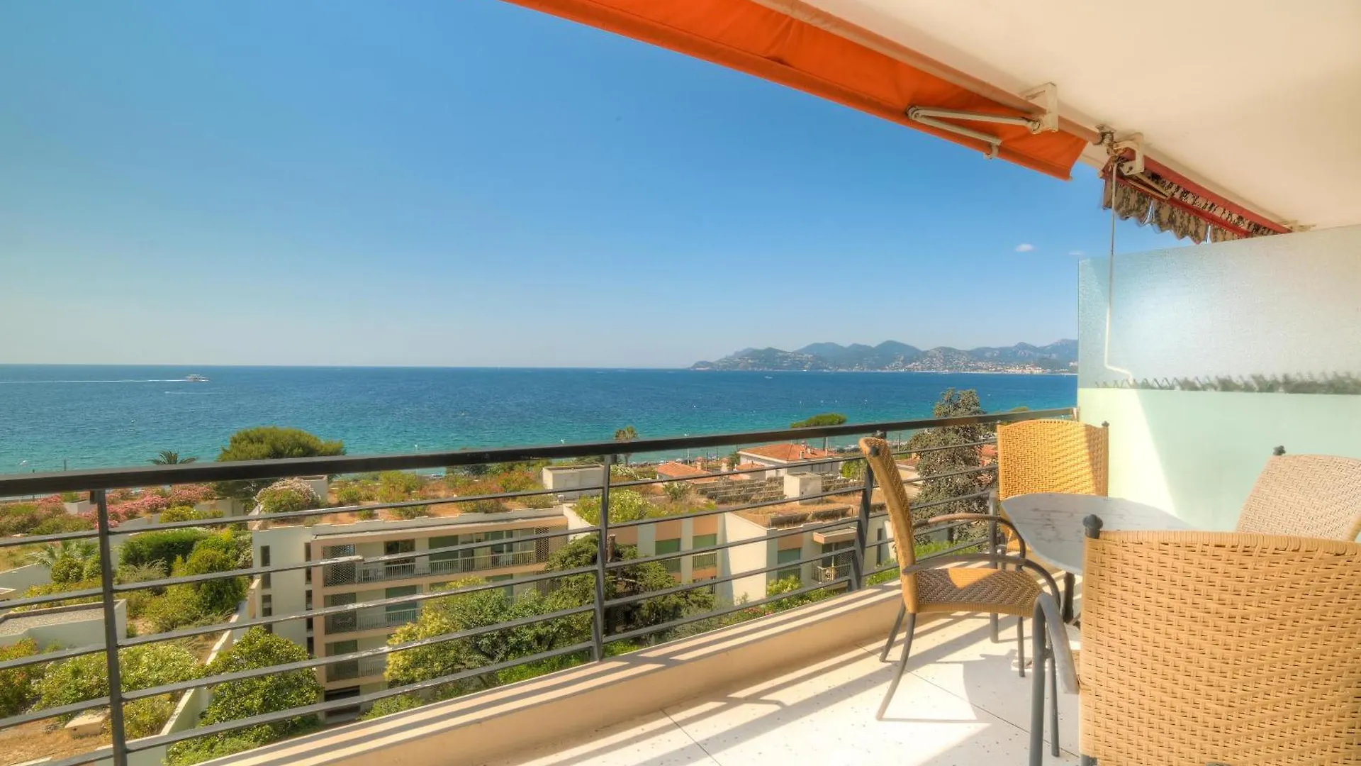 Apartment Immogroom- 2 Bedrooms -Panoramic Sea View - Huge Cannes